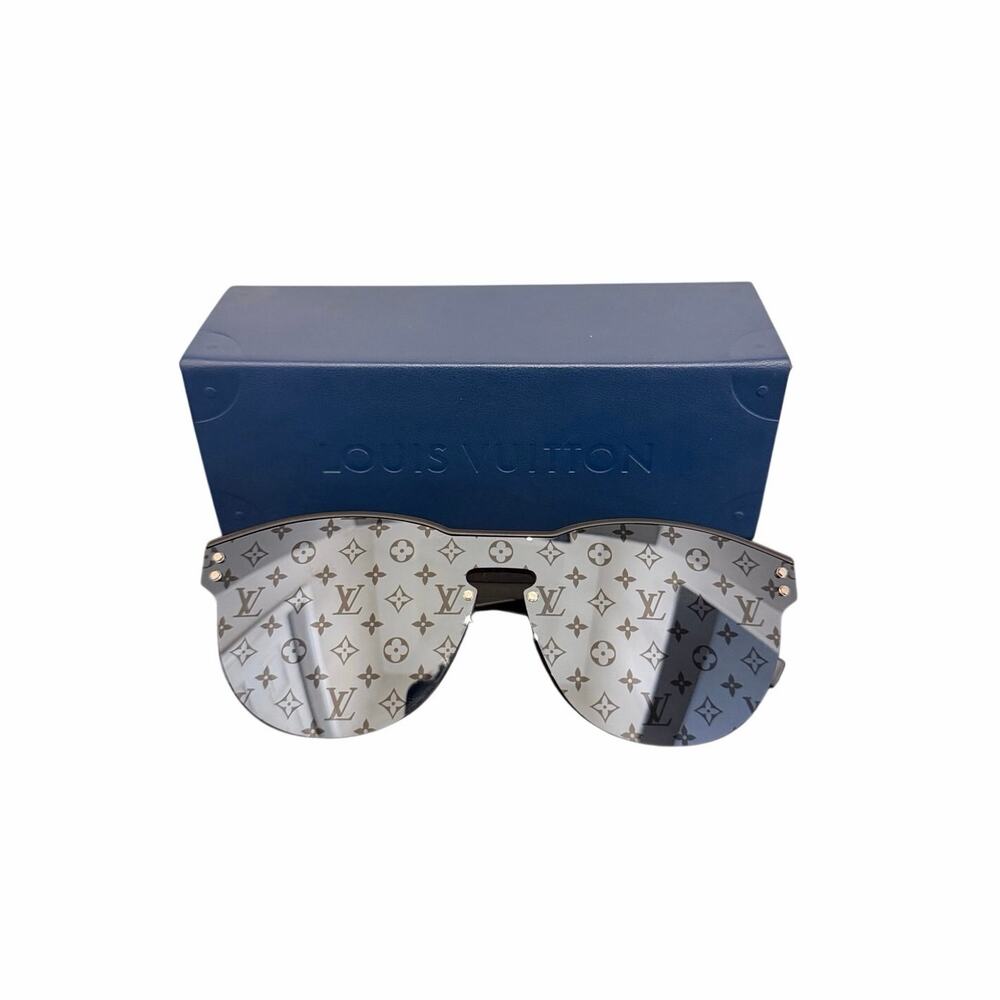 Louis Vuitton waimea round glasses